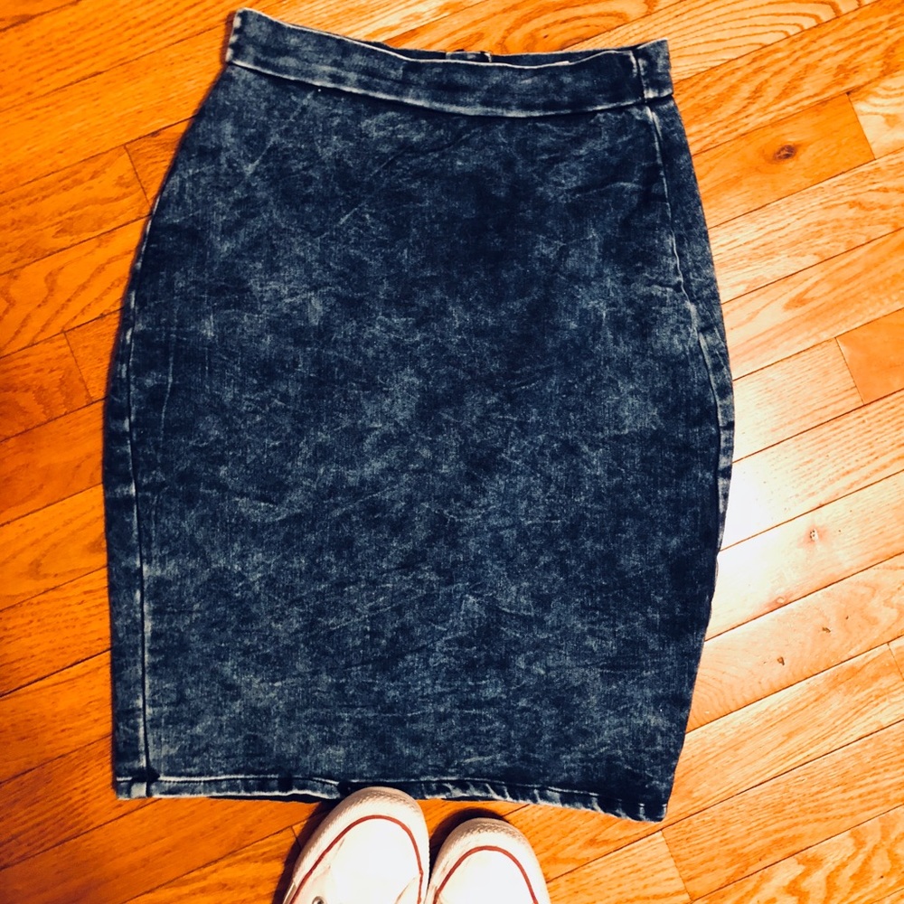 •Charlotte Russe Stretchy Jean Skirt •